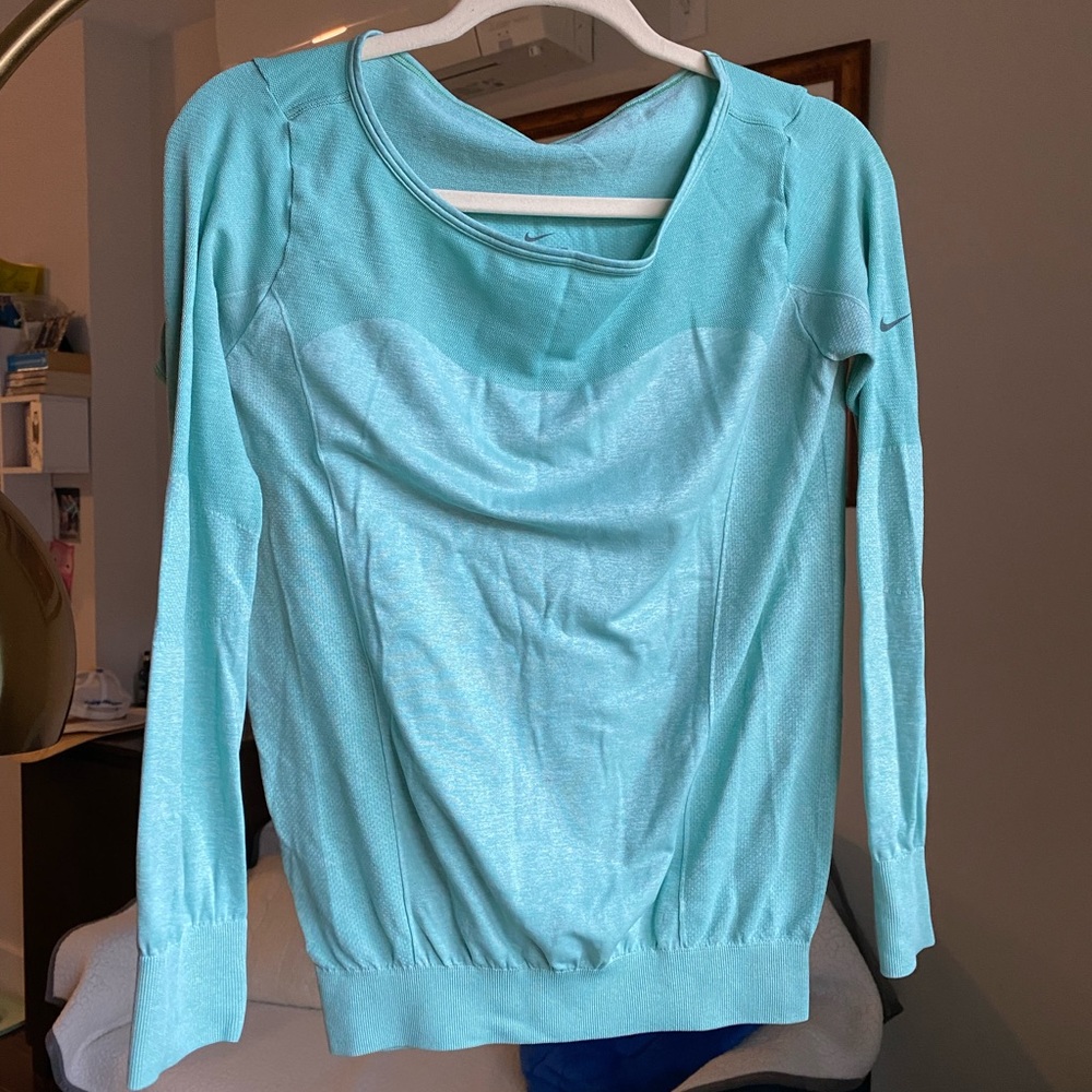 Nike dri fit shirt S size women’s